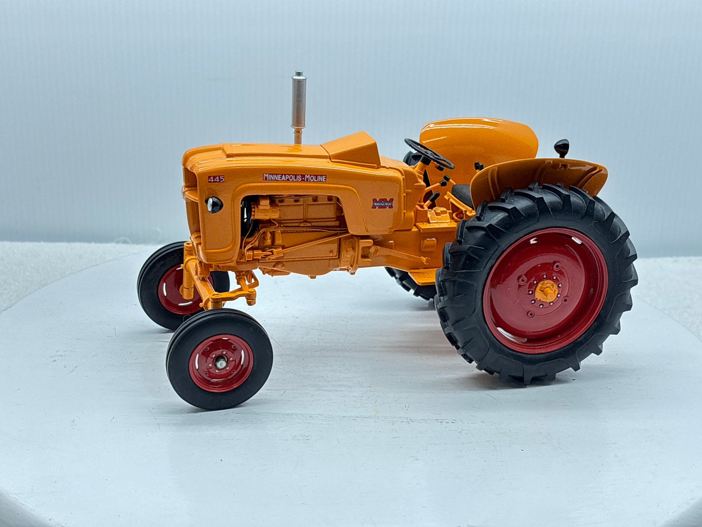 1/16 Minneapolis-Moline 445 Gas