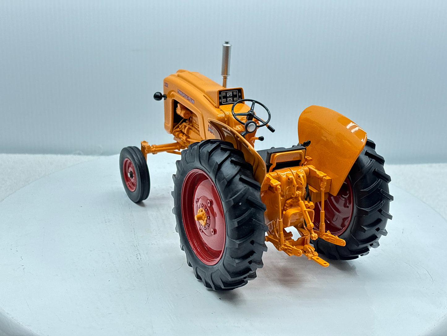 1/16 Minneapolis-Moline 445 Gas