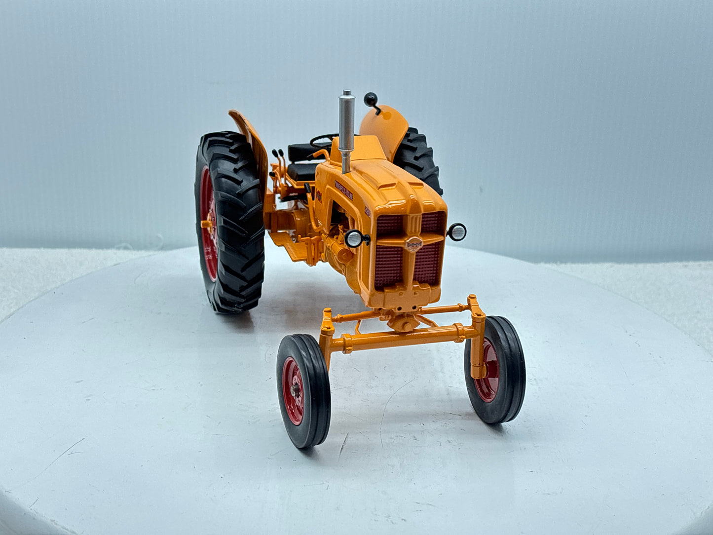 1/16 Minneapolis-Moline 445 Gas