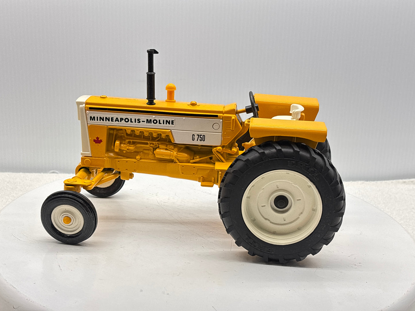 1/16 Minneapolis-Moline G-750 C.I.F.E.S.
