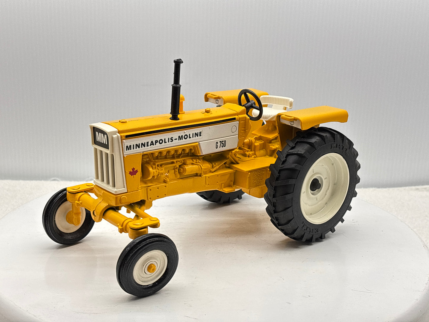 1/16 Minneapolis-Moline G-750 C.I.F.E.S.