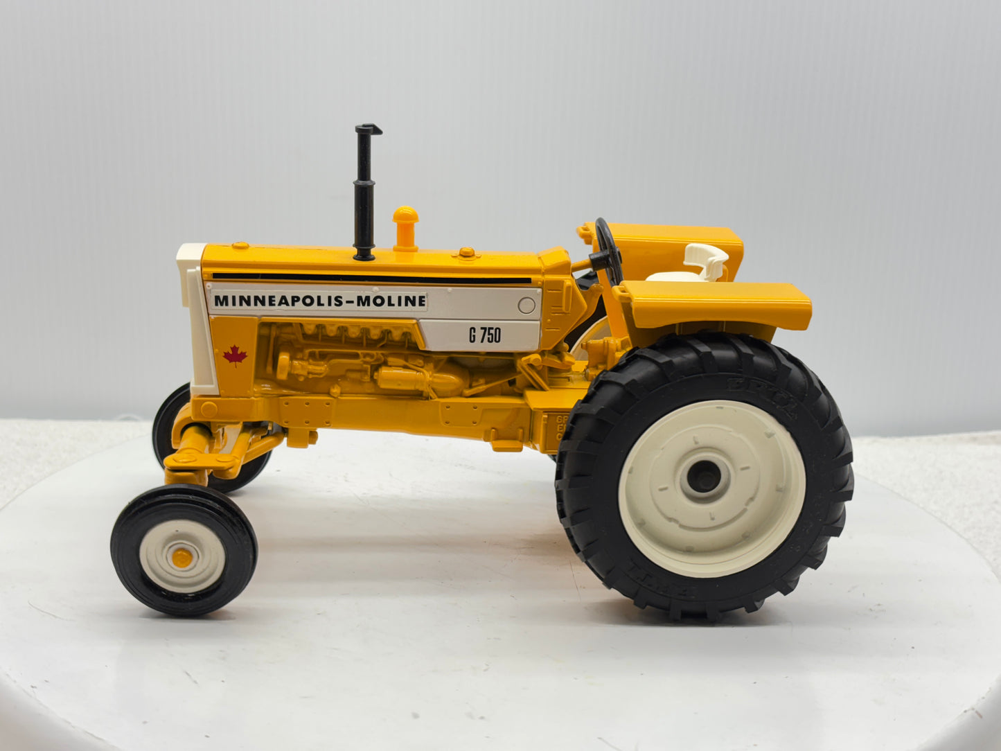 1/16 Minneapolis-Moline G-750 C.I.F.E.S.