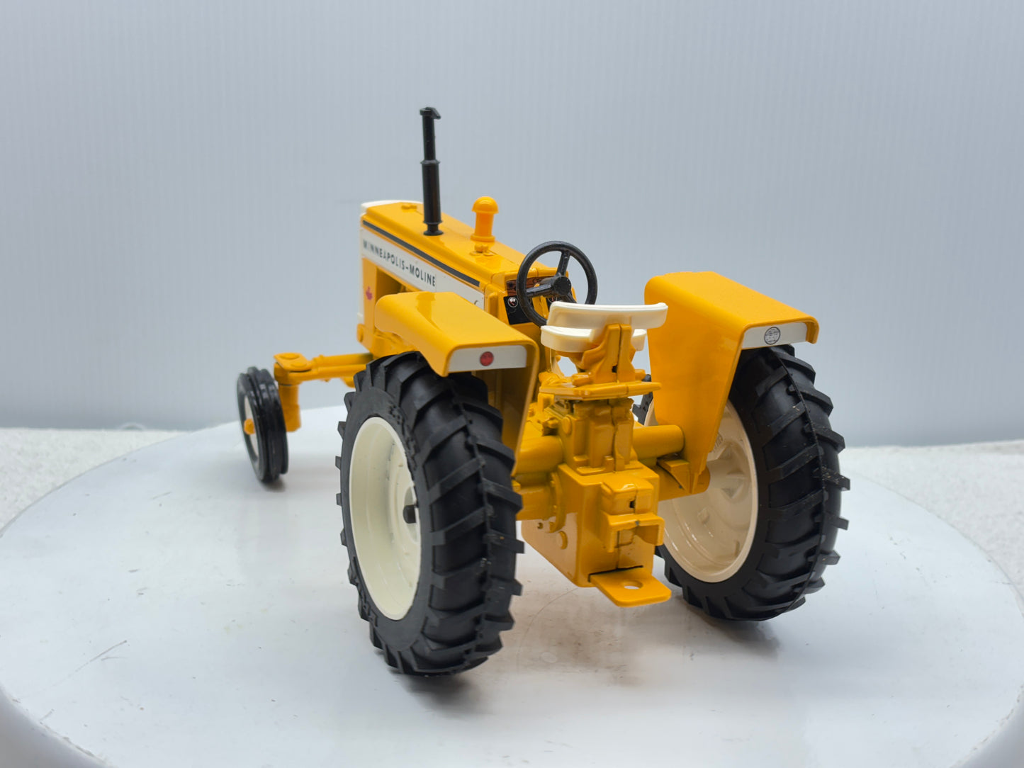1/16 Minneapolis-Moline G-750 C.I.F.E.S.