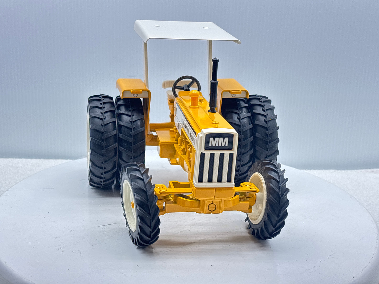 1/16 Minneapolis-Moline G-750 Toy Farmer Duals