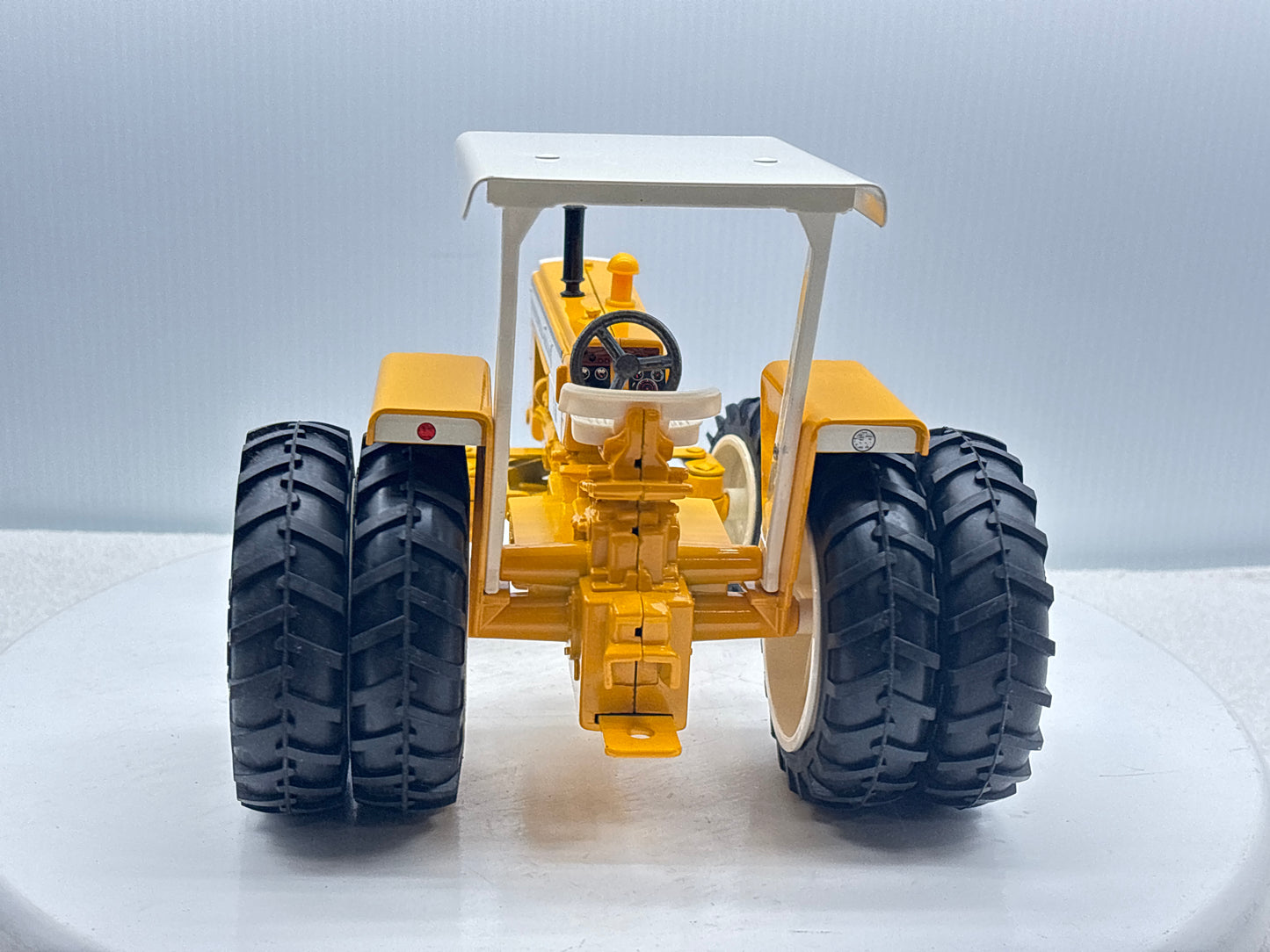 1/16 Minneapolis-Moline G-750 Toy Farmer Duals
