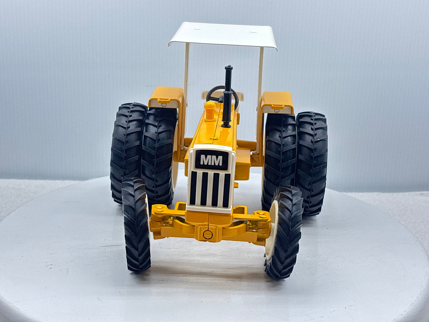 1/16 Minneapolis-Moline G-750 Toy Farmer Duals