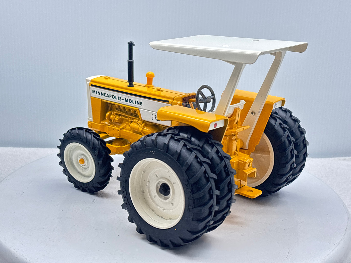 1/16 Minneapolis-Moline G-750 Toy Farmer Duals