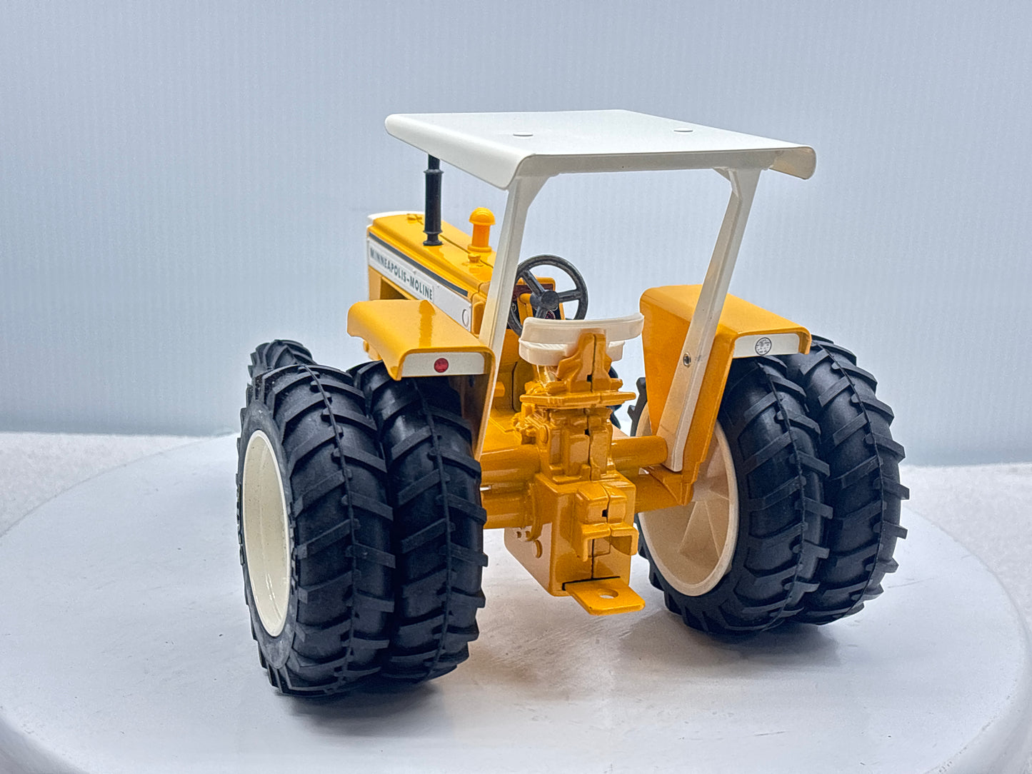 1/16 Minneapolis-Moline G-750 Toy Farmer Duals
