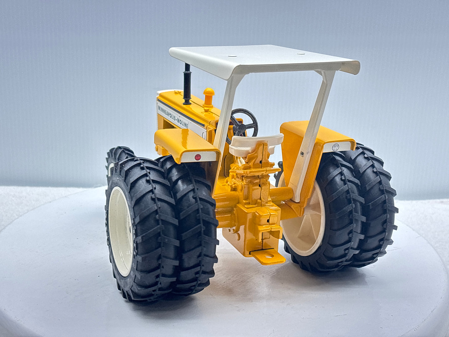 1/16 Minneapolis-Moline G-750 Toy Farmer Duals