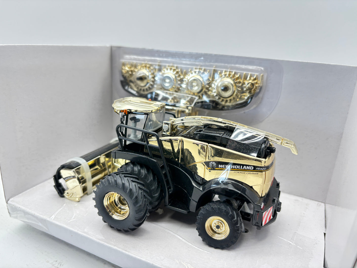 1/64 New Holland FR920 Gold