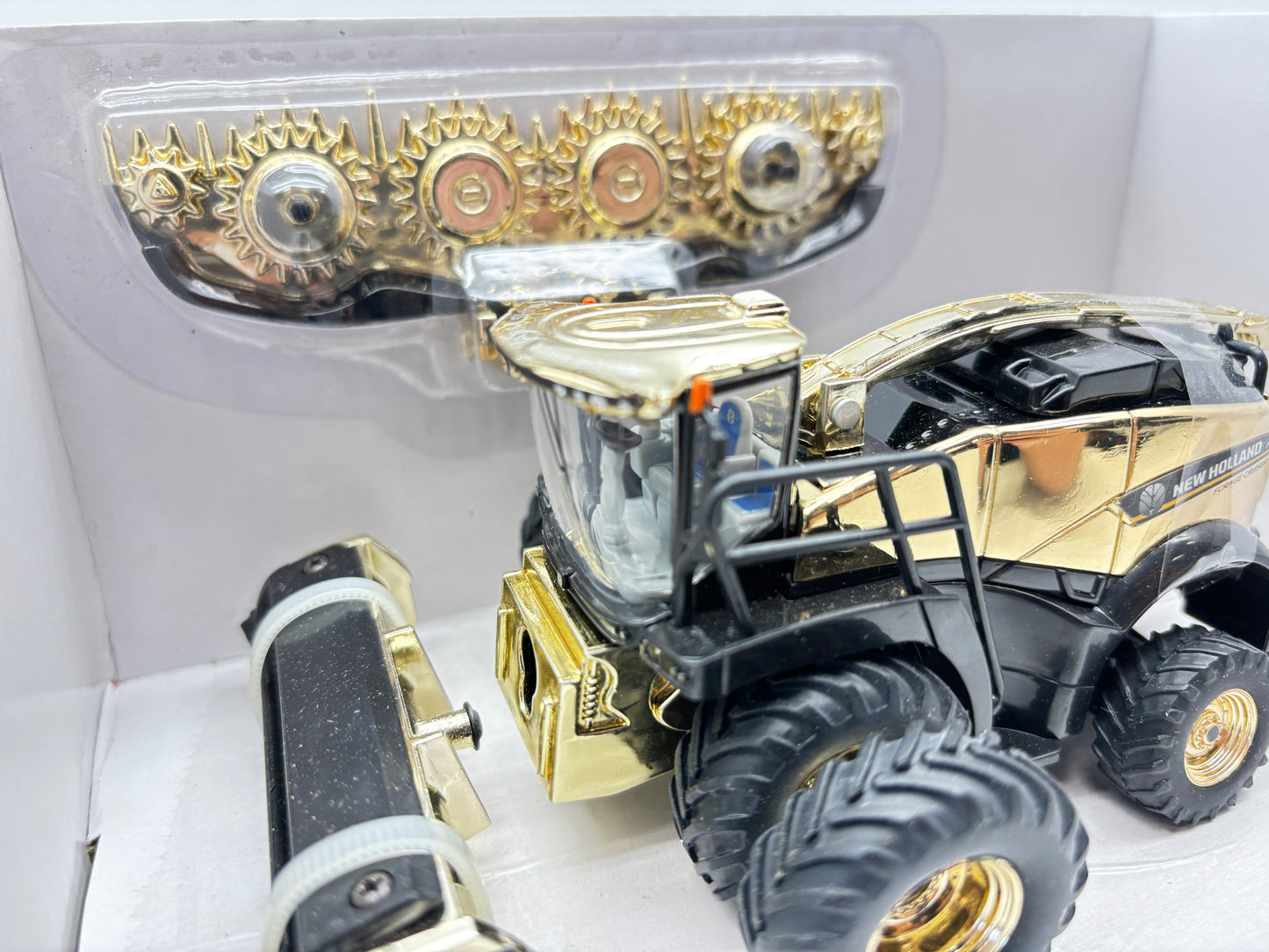 1/64 New Holland FR920 Gold