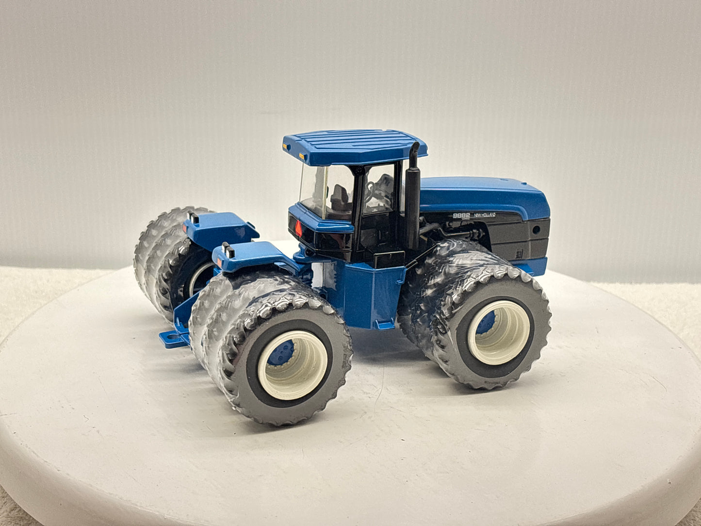 1/32 New Holland 9882 Collectors Edition