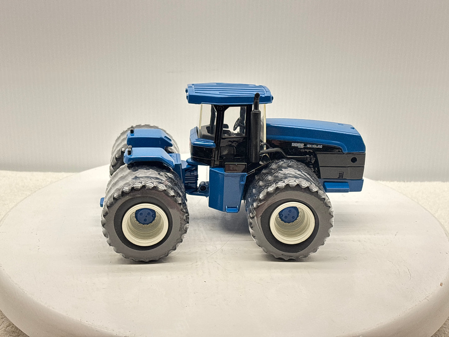 1/32 New Holland 9882 Collectors Edition