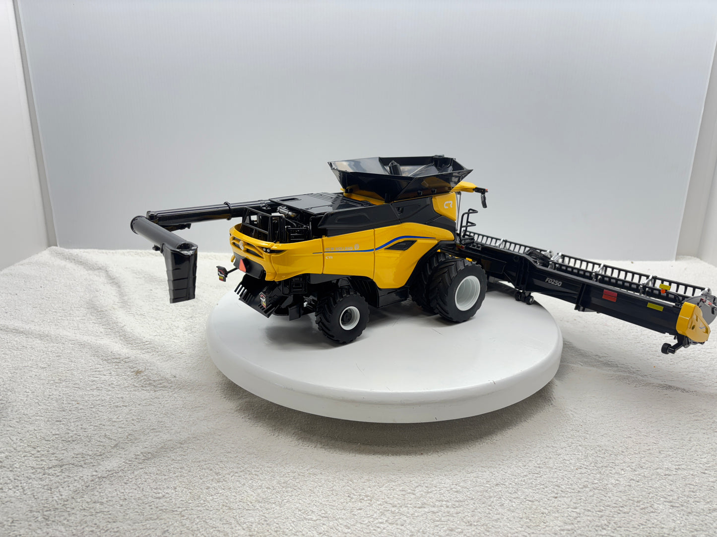 1/32 New Holland CR11 Duals
