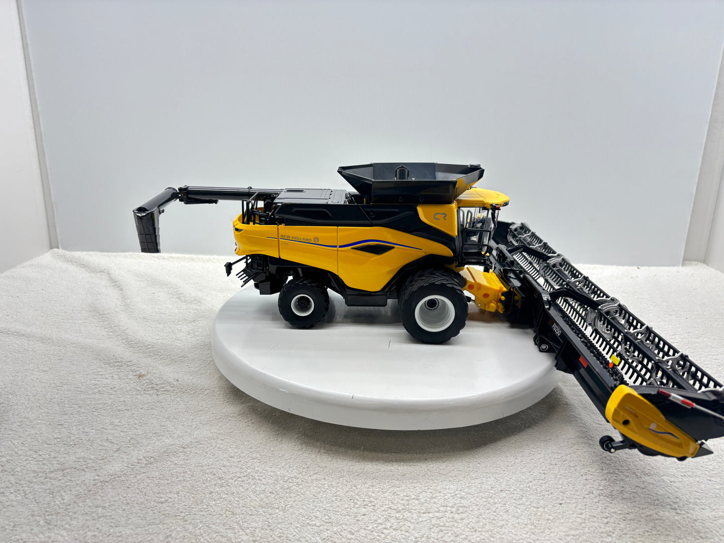 1/32 New Holland CR11 Duals