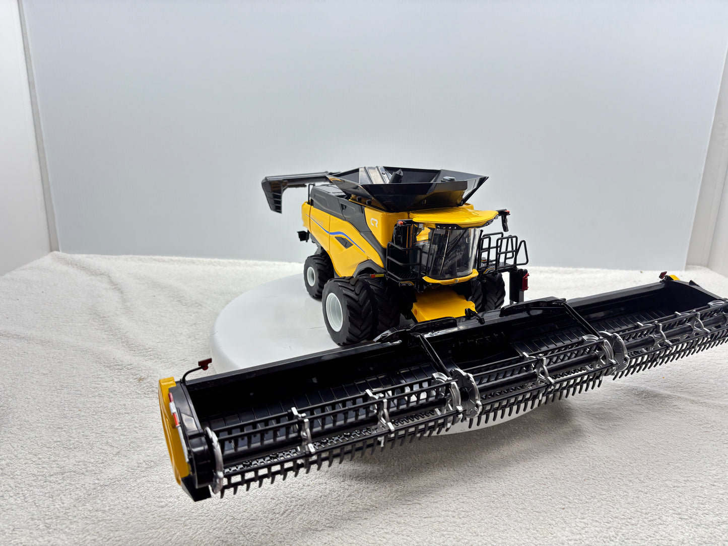 1/32 New Holland CR11 Duals