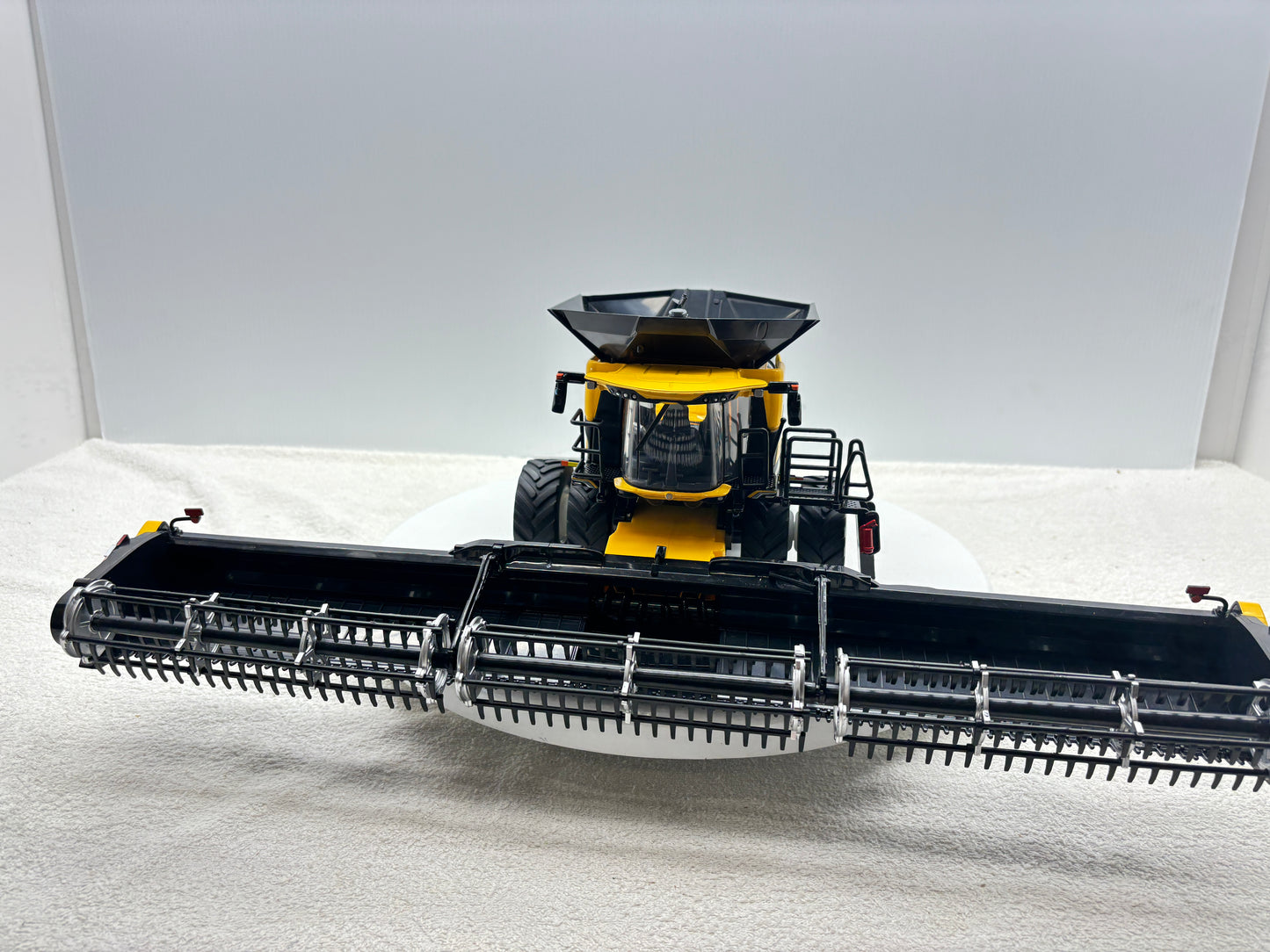 1/32 New Holland CR11 Duals