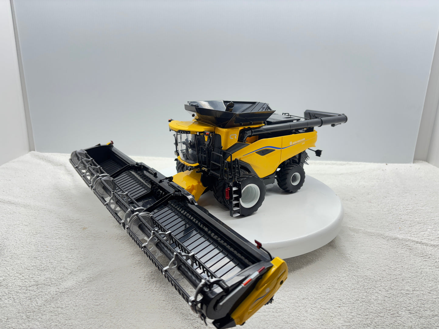 1/32 New Holland CR11 Duals