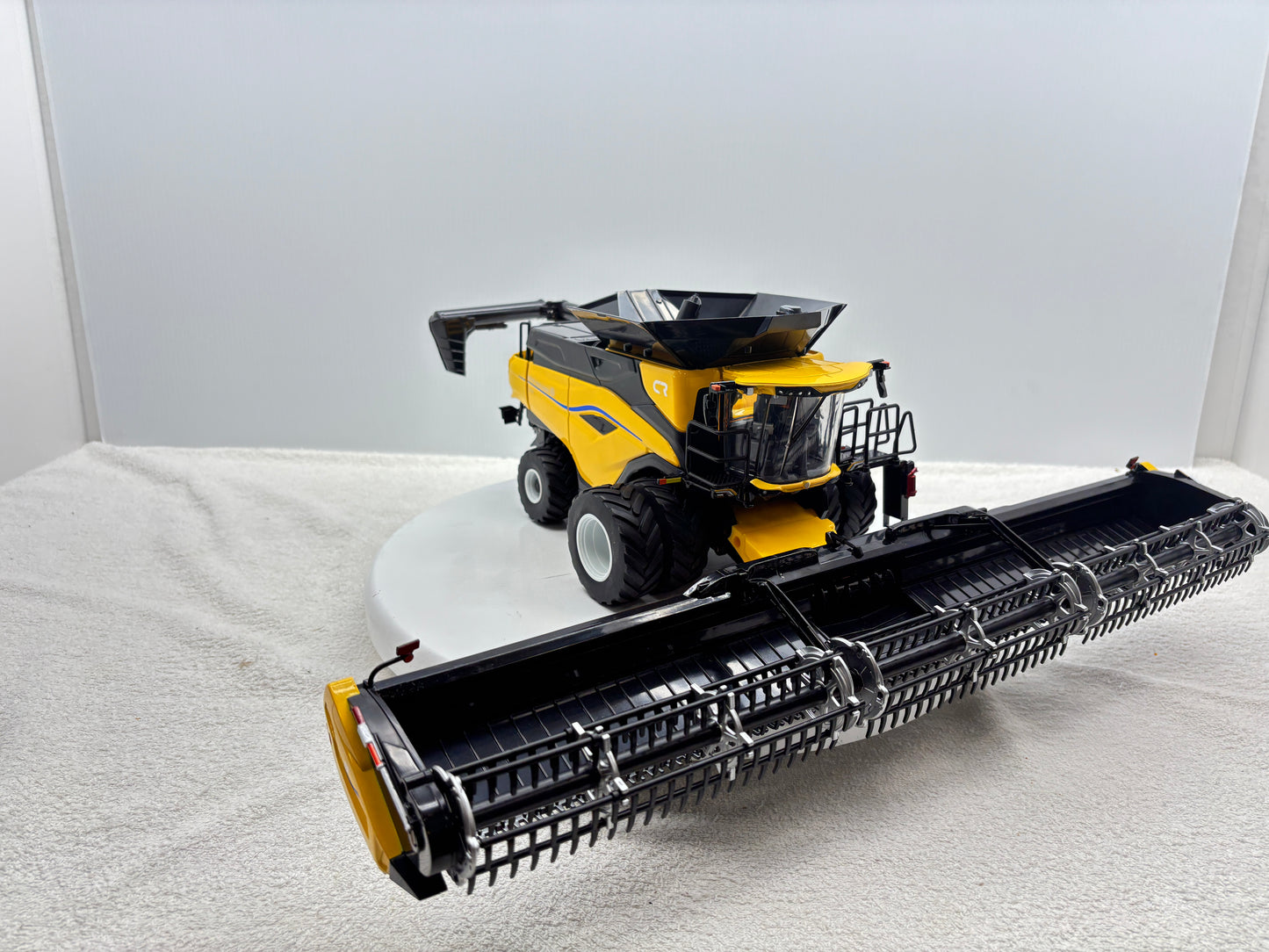 1/32 New Holland CR11 Duals