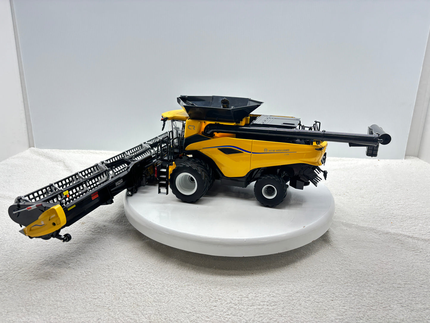 1/32 New Holland CR11 Duals