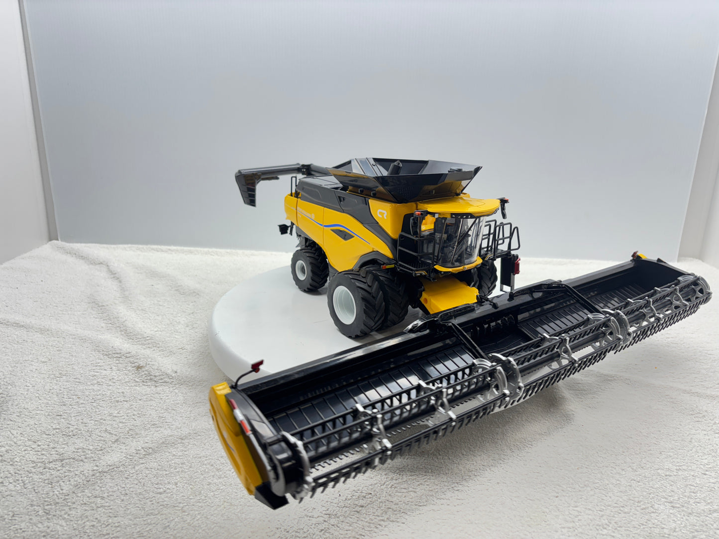 1/32 New Holland CR11 Duals