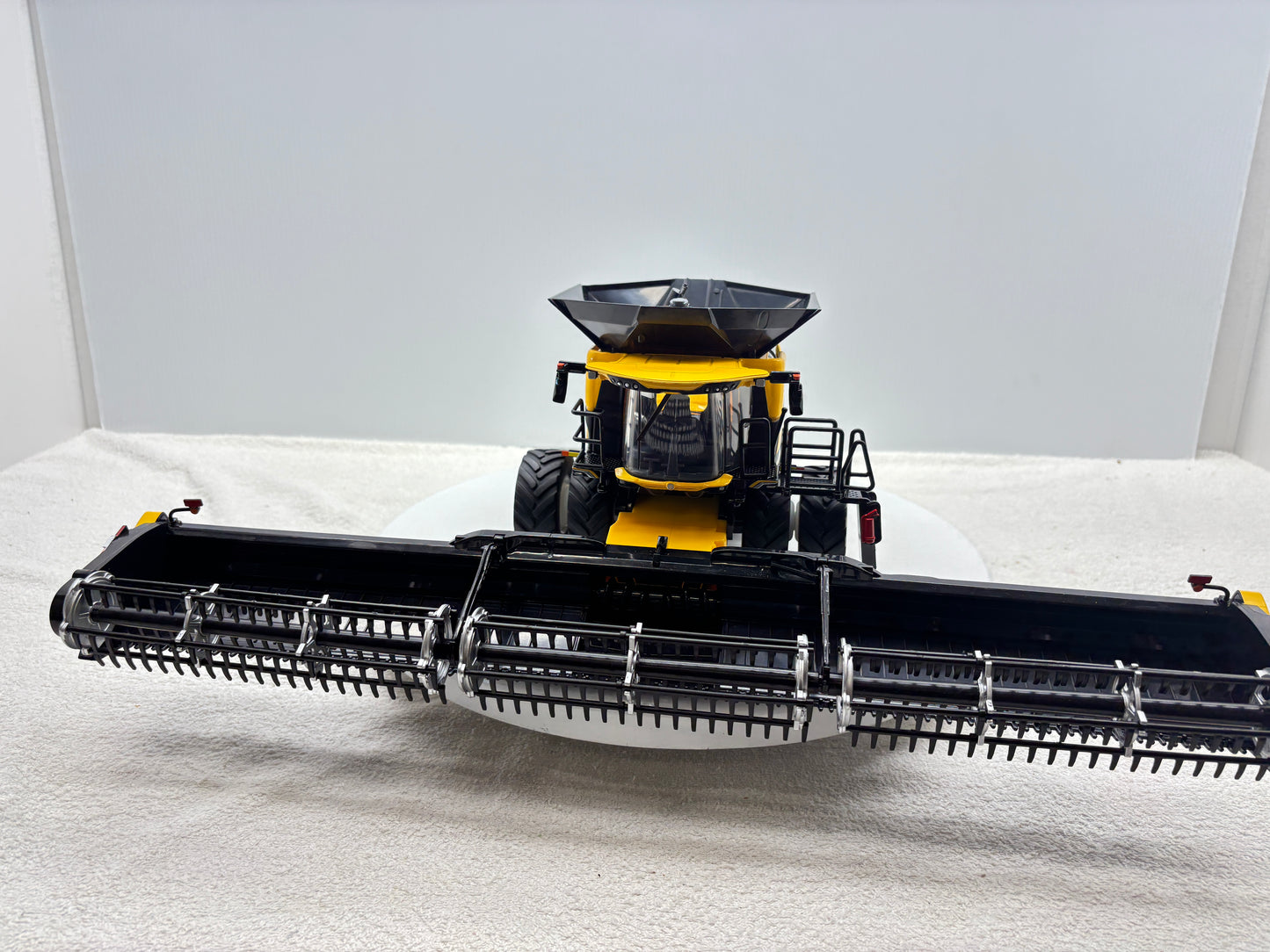 1/32 New Holland CR11 Duals