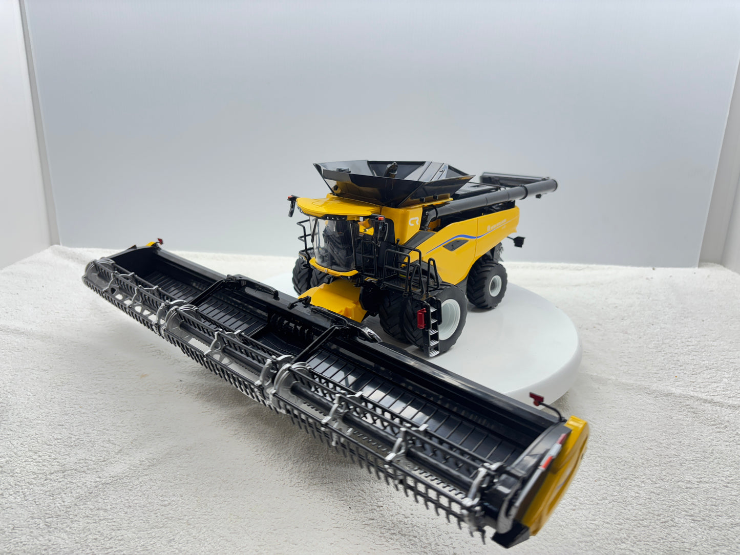 1/32 New Holland CR11 Duals
