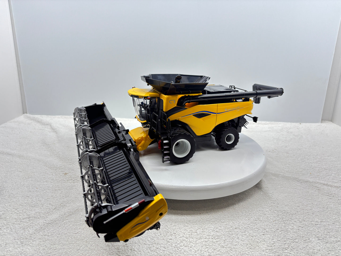 1/32 New Holland CR11 Duals