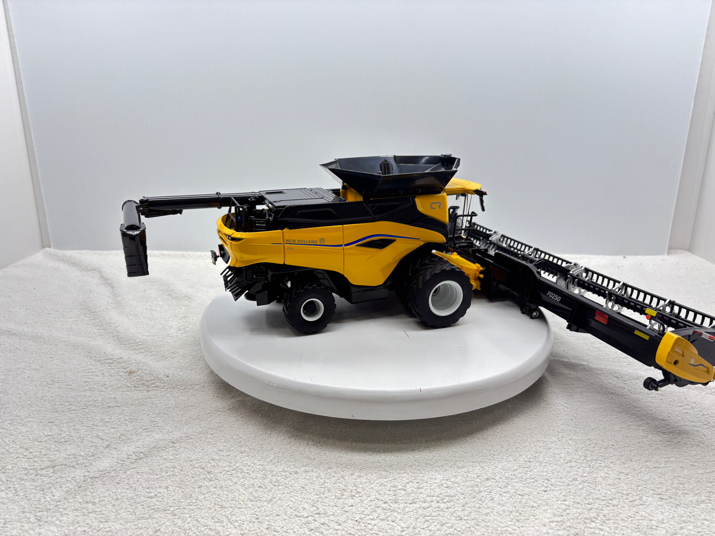 1/32 New Holland CR11 Duals