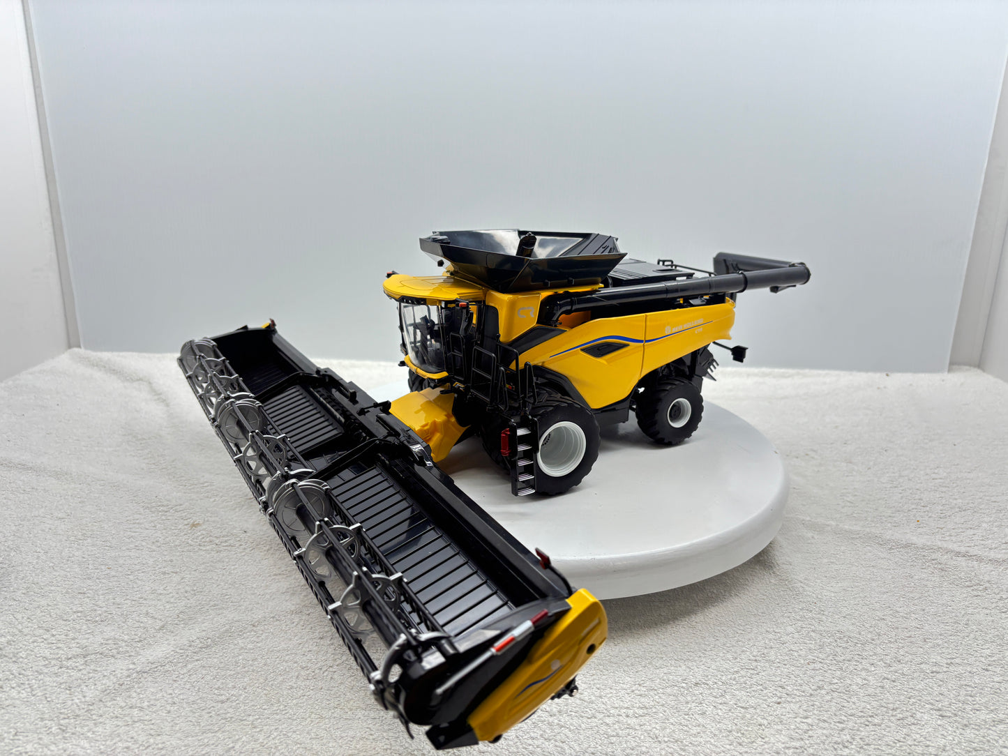 1/32 New Holland CR11 Duals