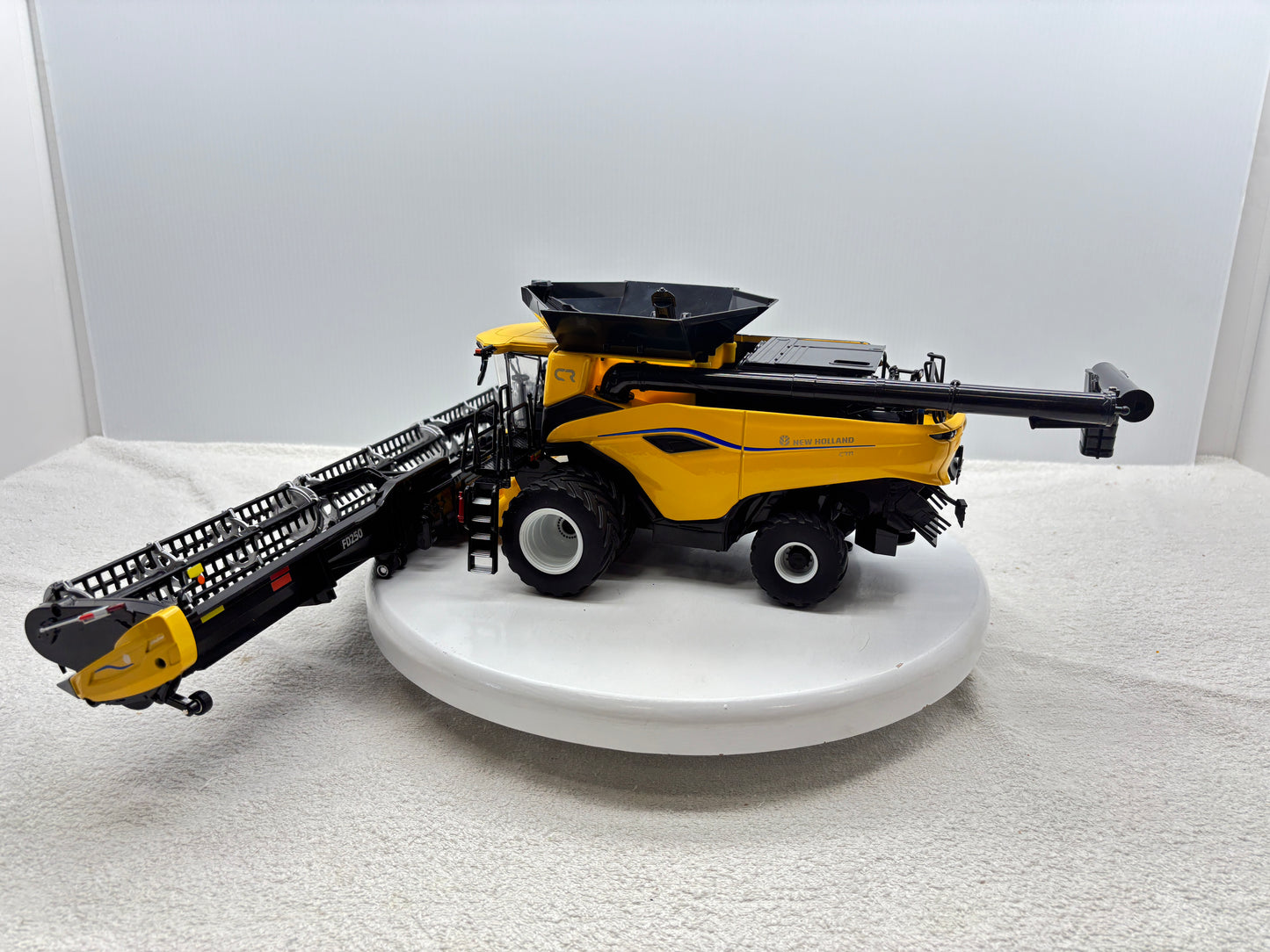 1/32 New Holland CR11 Duals