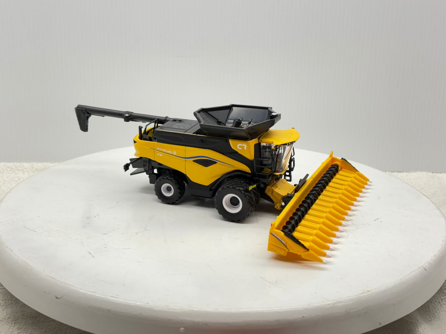 1/64 New Holland CR11 Prestige