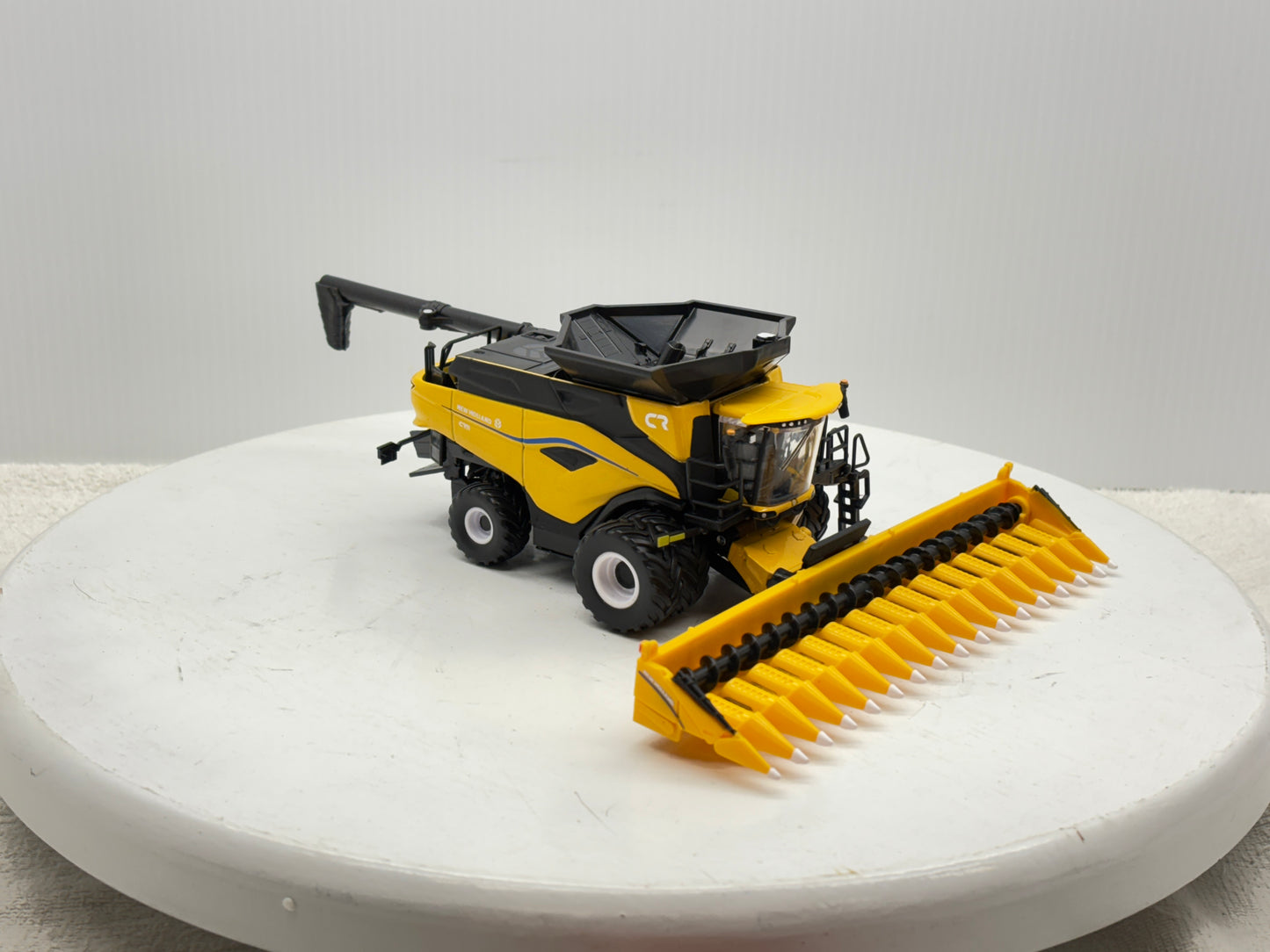 1/64 New Holland CR11 Prestige
