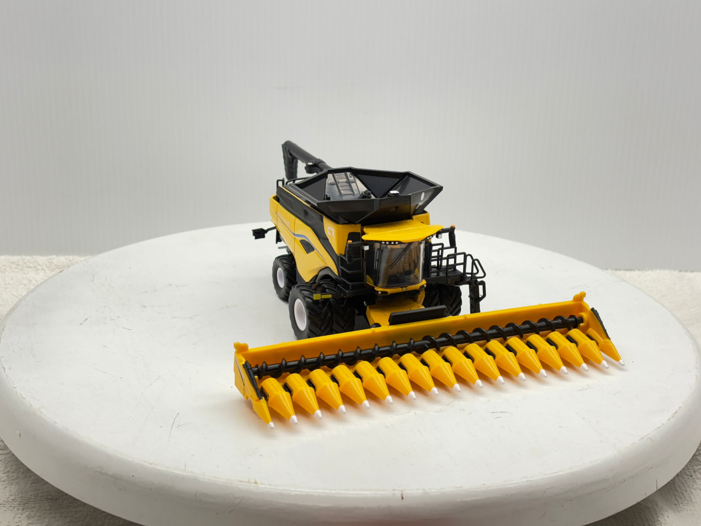 1/64 New Holland CR11 Prestige