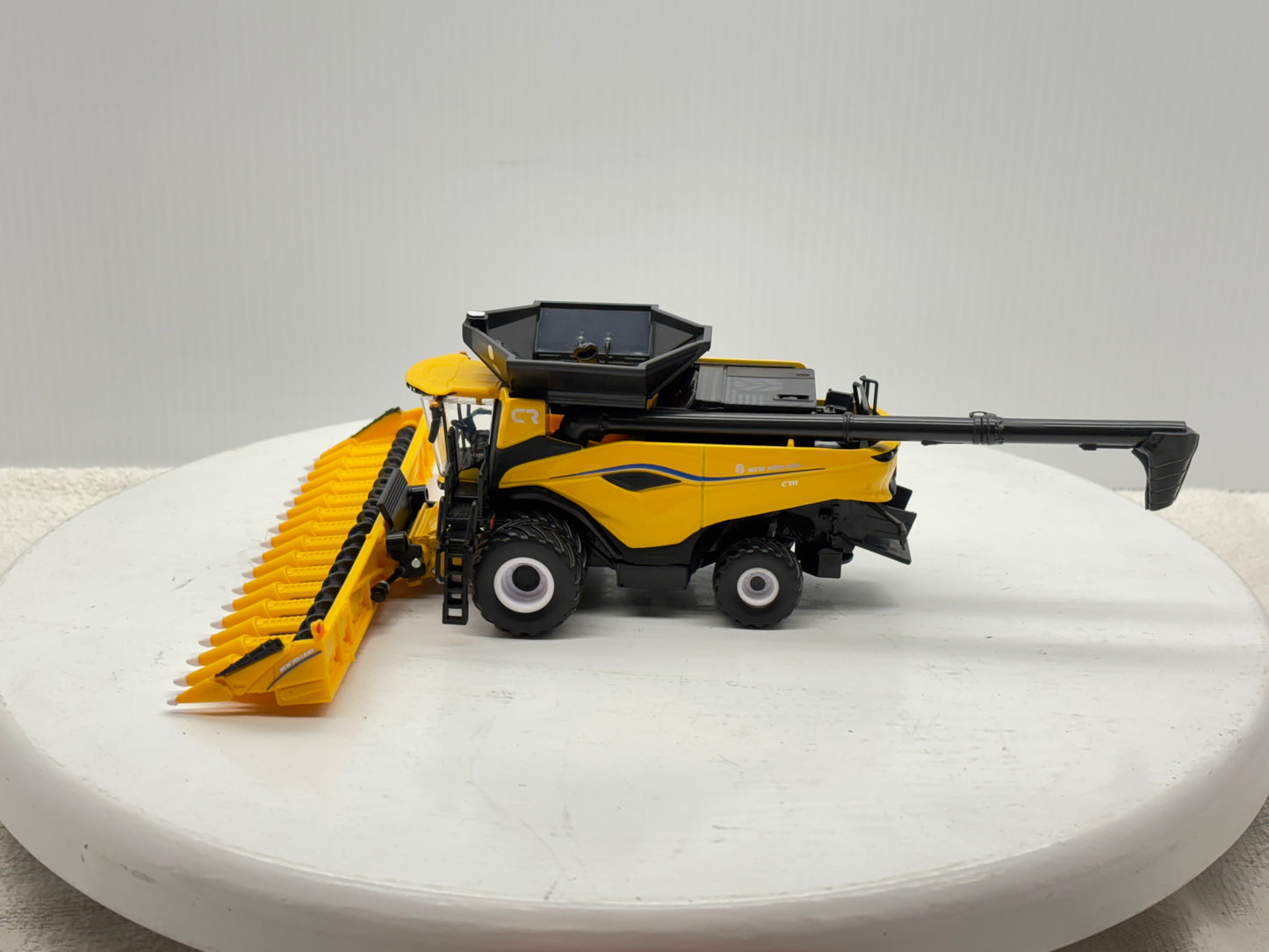 1/64 New Holland CR11 Prestige