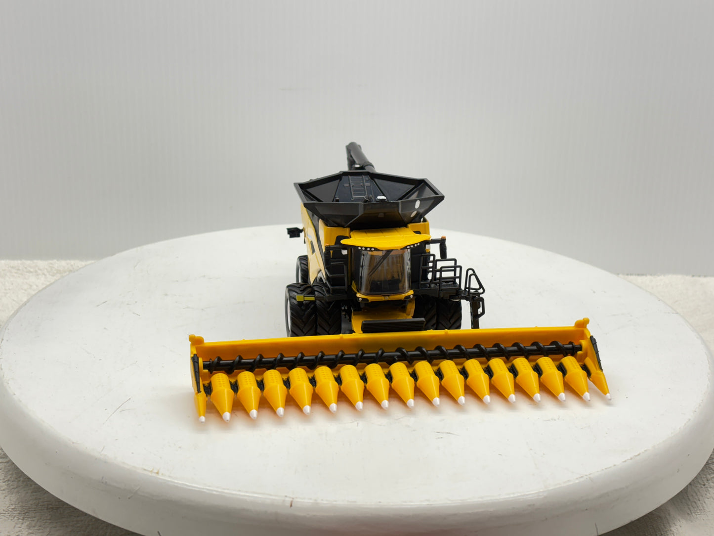 1/64 New Holland CR11 Prestige