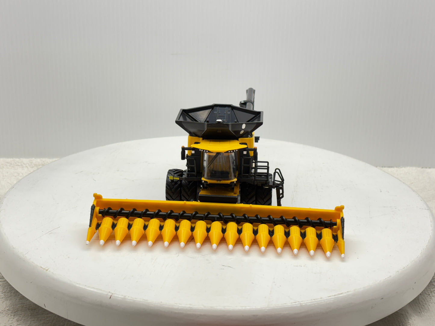 1/64 New Holland CR11 Prestige
