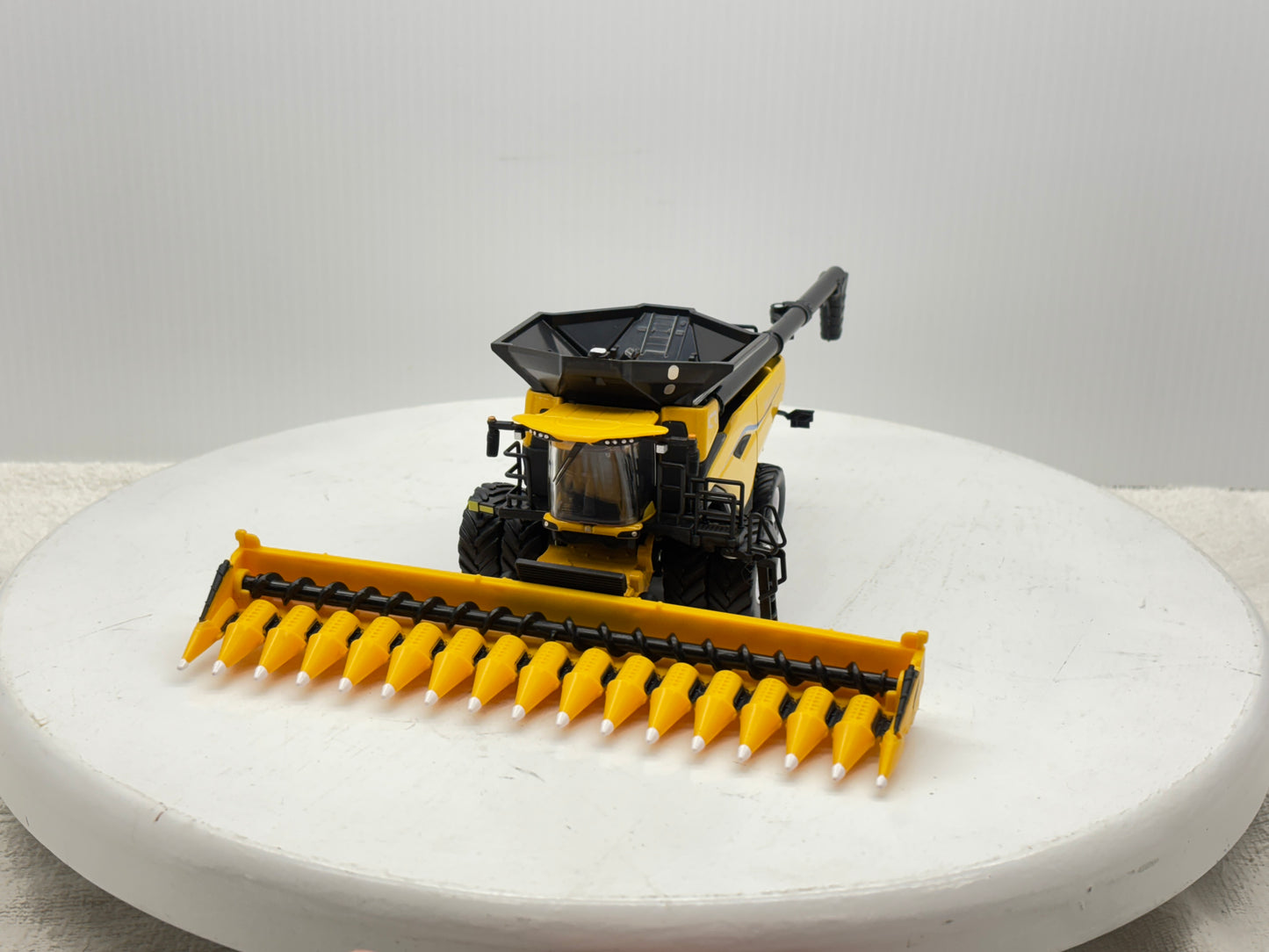 1/64 New Holland CR11 Prestige