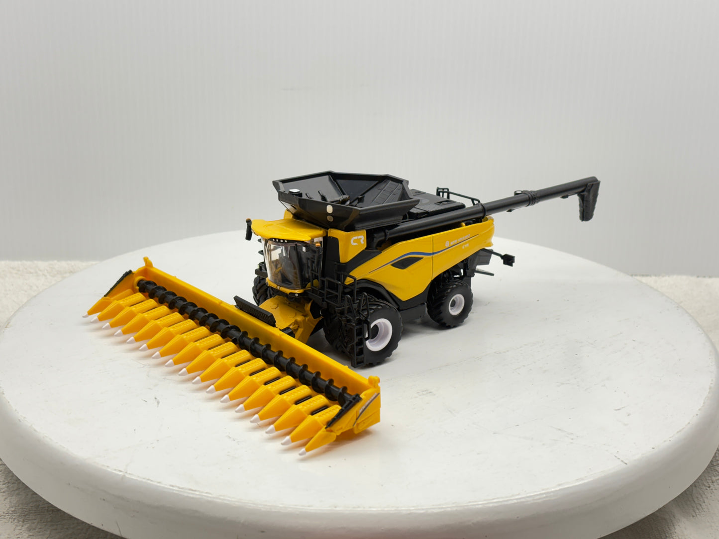1/64 New Holland CR11 Prestige