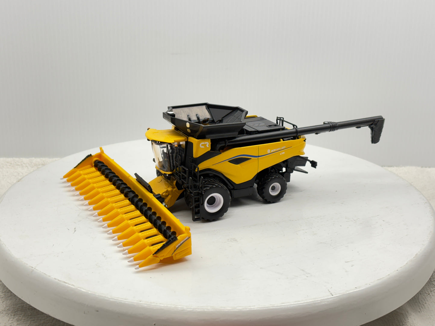 1/64 New Holland CR11 Prestige