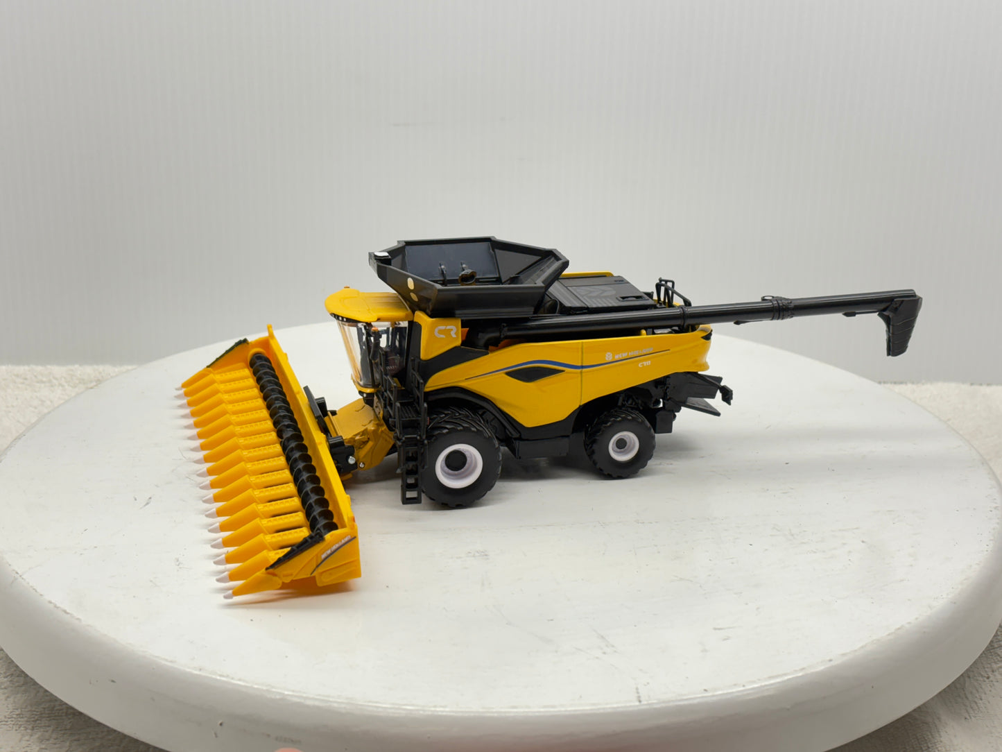 1/64 New Holland CR11 Prestige
