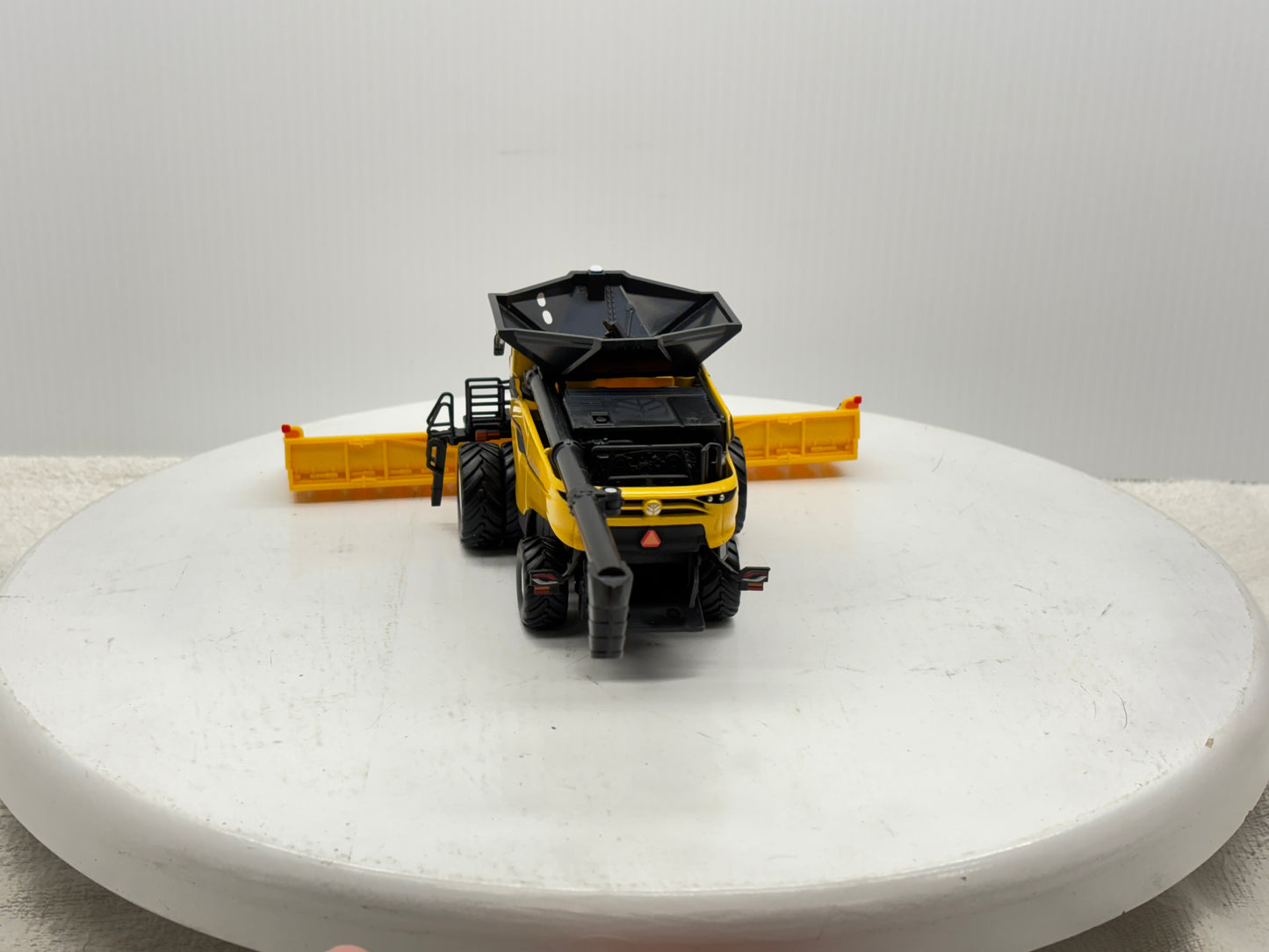1/64 New Holland CR11 Prestige