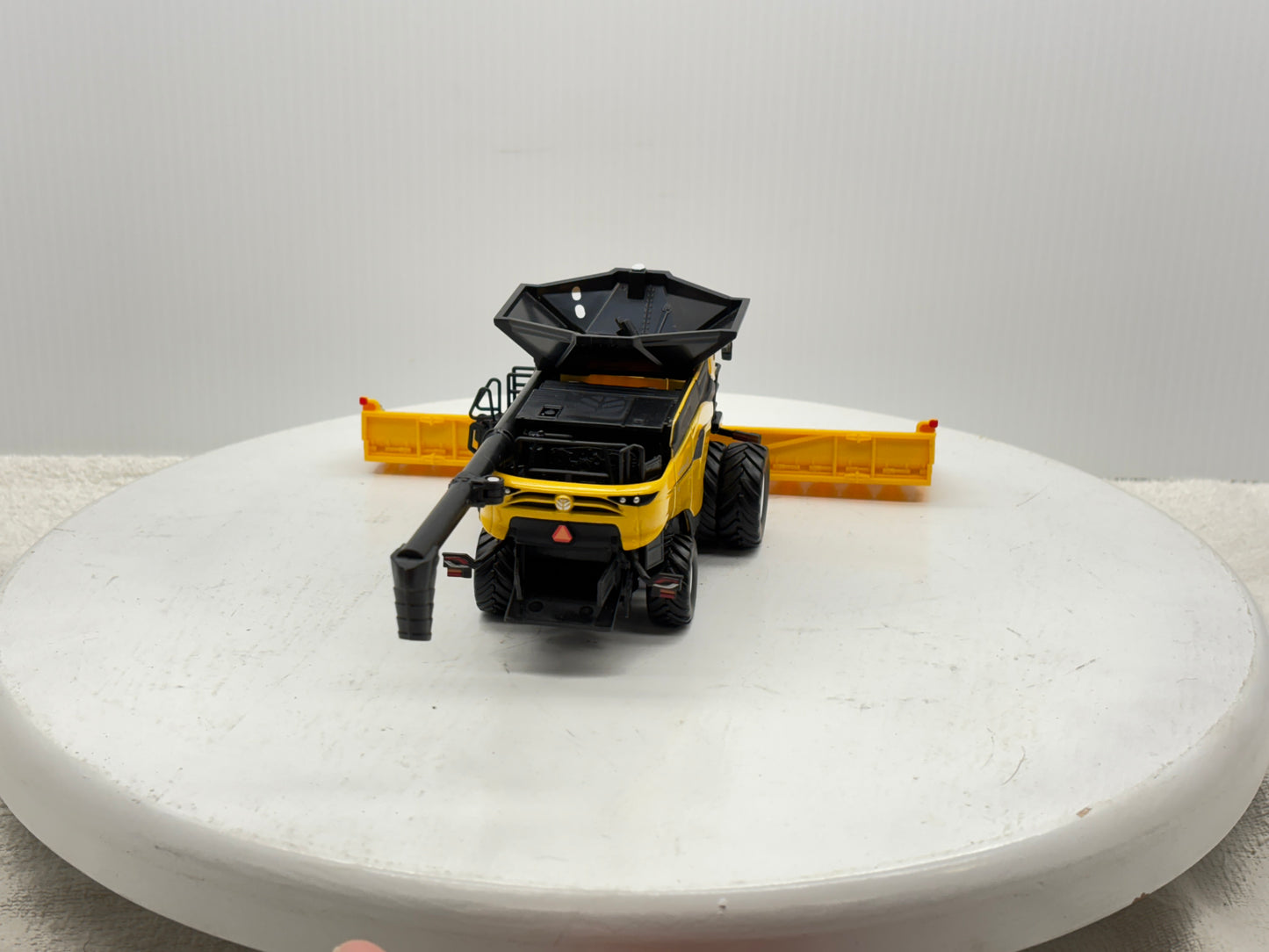 1/64 New Holland CR11 Prestige