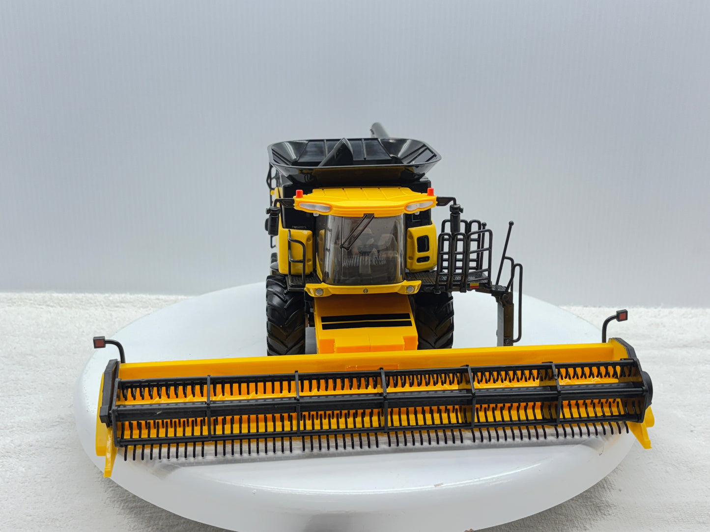 1/16 New Holland CR9060