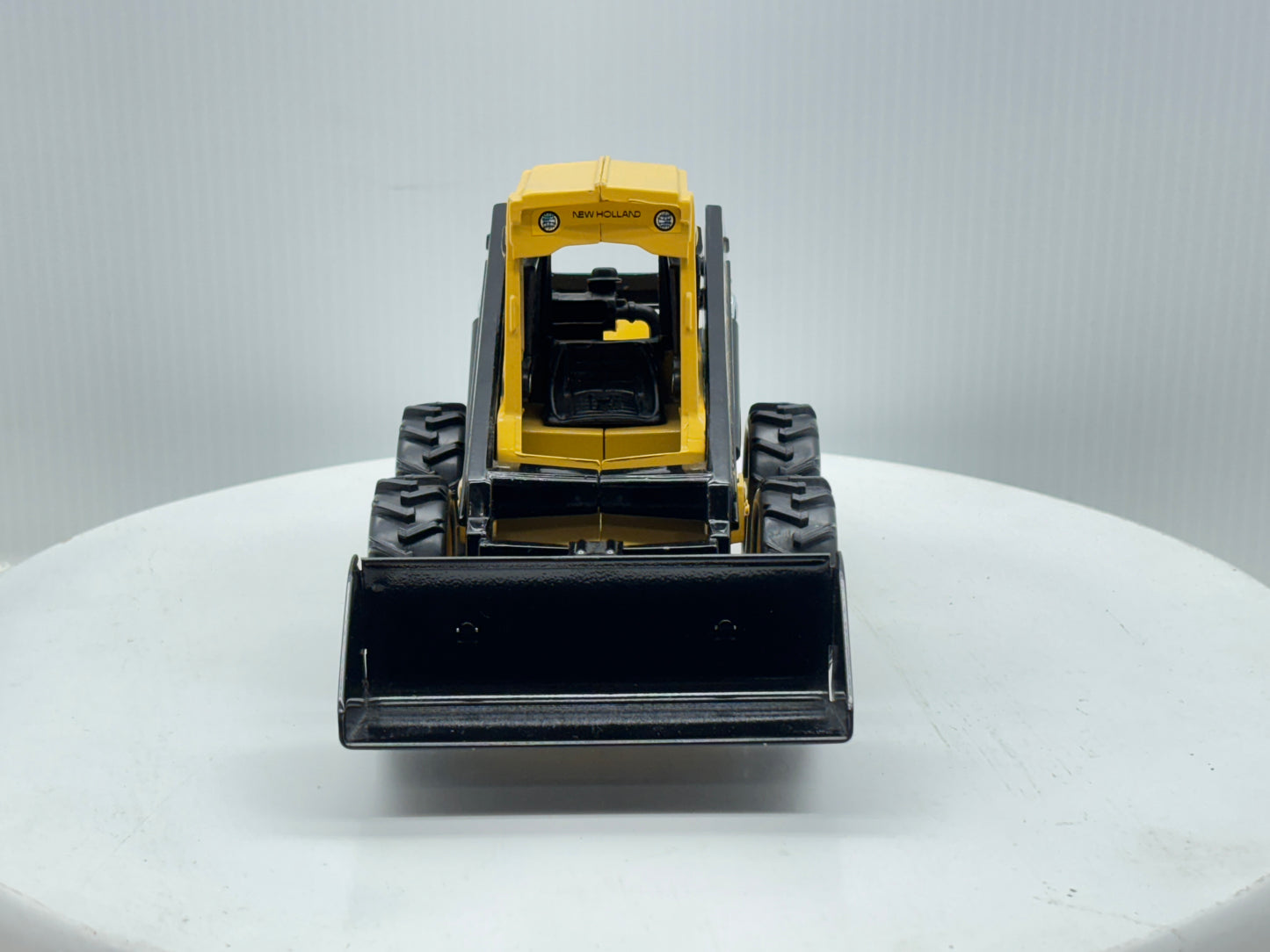 1/16 New Holland Skid-Steer