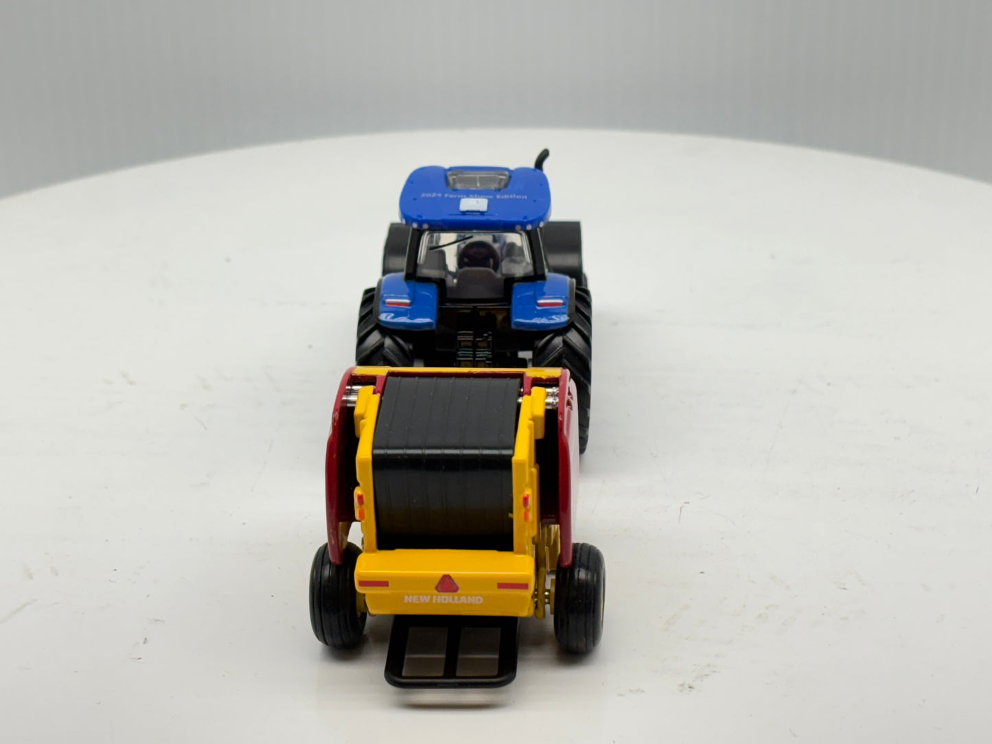 1/64 New Holland T6.180 - Roll-Belt 560