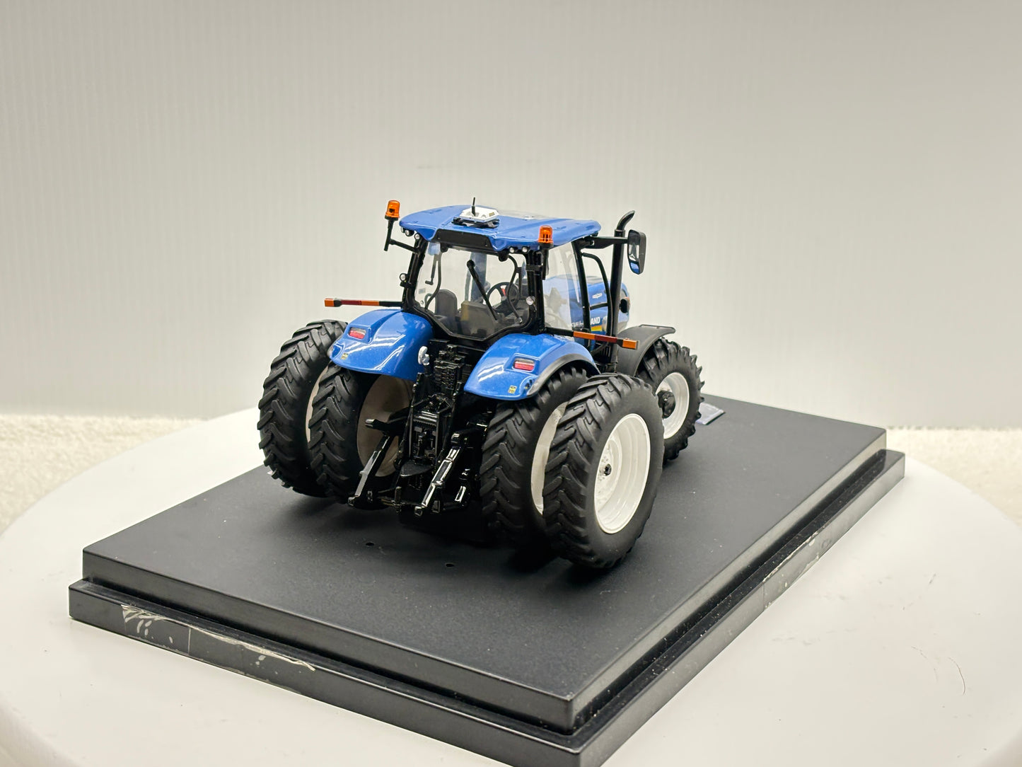 1/32 New Holland T7.225