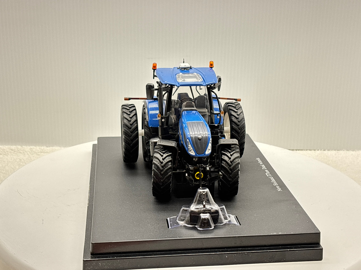 1/32 New Holland T7.225