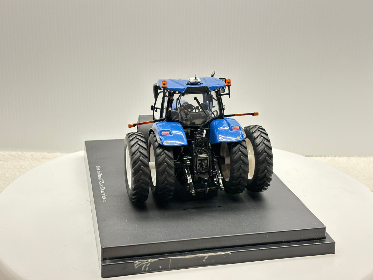1/32 New Holland T7.225