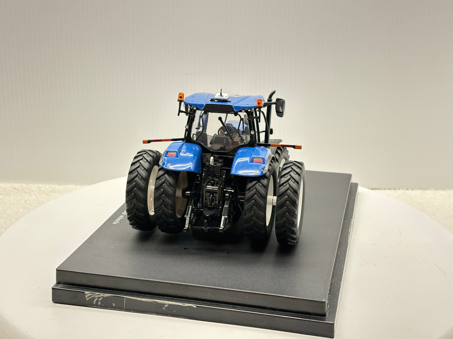1/32 New Holland T7.225